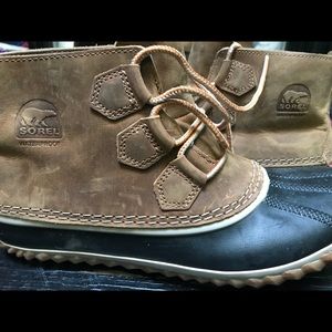 Sorel Out & About Boots Size 10